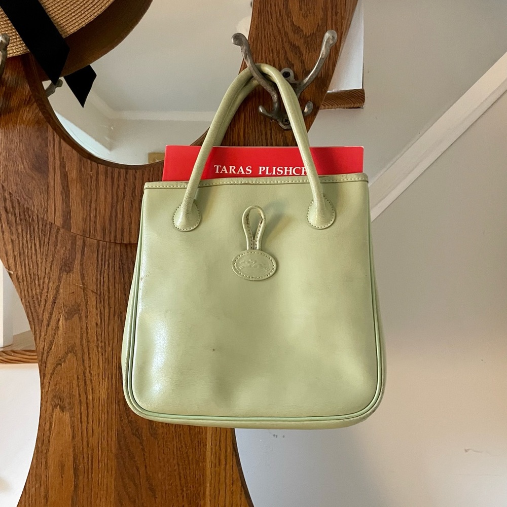 Vintage longchamp leather hand bag.